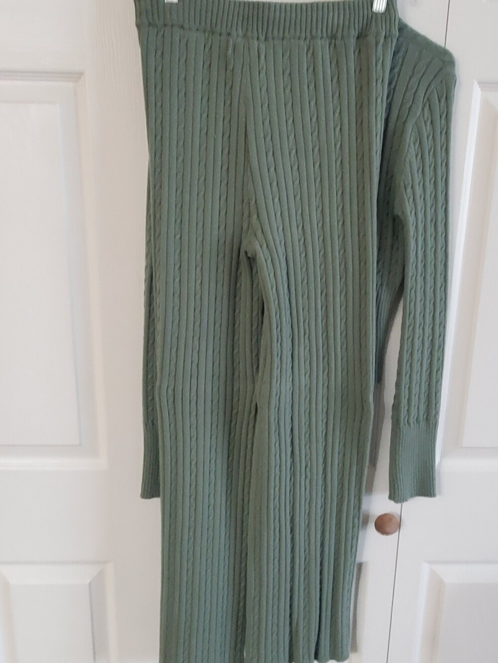 SINCERELY JULES NWT. LOUNGEWEAR SET. MED. CABLE KNIT. SAGE MINT GREEN. - Picture 9 of 10